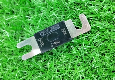 The structure of the low-voltage fuse The structure of the low-voltage fuse